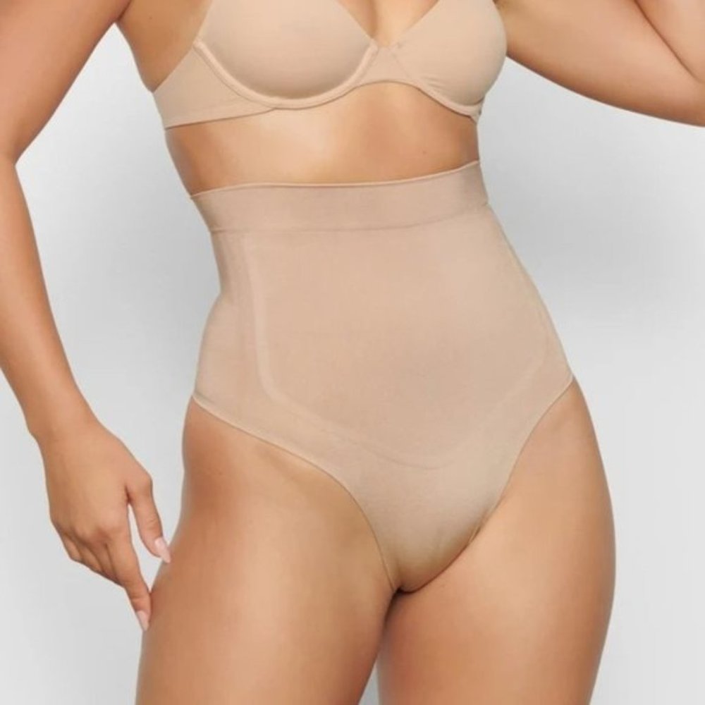 SKIMS High Waist Bonded Thong Shapewear Clay Medium